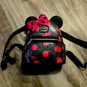 Disney parks lounge fly